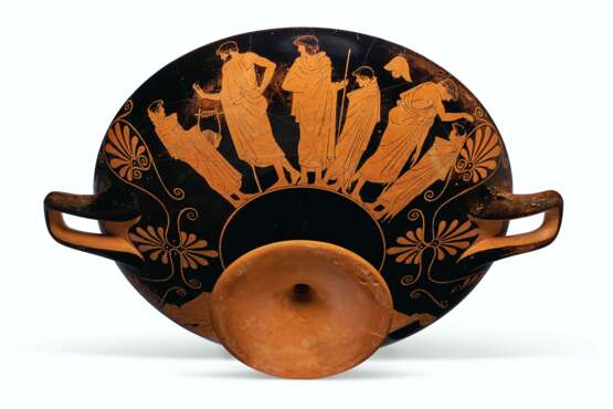 AN ATTIC RED-FIGURED KYLIX - фото 2