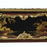 A LOUIS XV ORMOLU-MOUNTED JAPANESE BLACK AND GILT-LACQUER AN... - photo 3