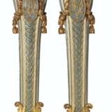 A PAIR OF LATE LOUIS XV BLUE, GREY-PAINTED AND PARCEL-GILT P... - Foto 1