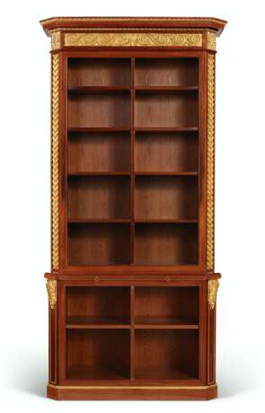 Samuel, H.. A FRENCH MAHOGANY AND PARCEL-GILT BOOKCASE - photo 1