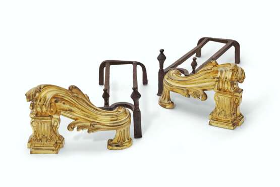 A PAIR OF FRENCH ORMOLU CHENETS - photo 1