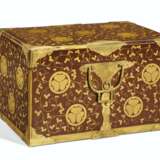 A JAPANESE GILT AND BROWN LACQUER BOX AND COVER - photo 1