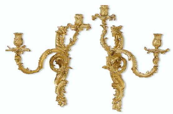 A PAIR OF EARLY LOUIS XV ORMOLU TWIN-BRANCH WALL-LIGHTS - photo 2