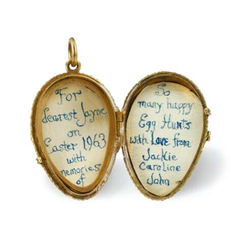 A GOLD AND BLUE GUILLOCHE ENAMEL EGG-FORM LOCKET - Foto 3