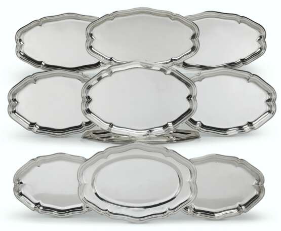 Puiforcat. A FRENCH SILVER DINNER SERVICE - photo 1