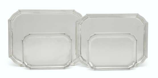 Puiforcat. A SET OF FOUR FRENCH SILVER TRAYS - Foto 1