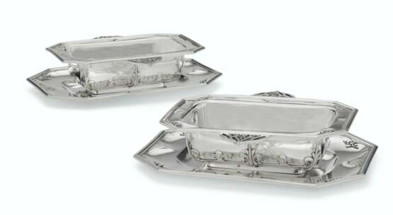 Cardeilhac. A PAIR OF FRENCH SILVER SAUCE BOATS ON STANDS - Foto 1