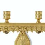 Remond, Francois. A PAIR OF DIRECTOIRE ORMOLU TWIN-BRANCH WALL-LIGHTS - Foto 4