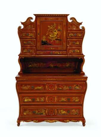 A SOUTH EUROPEAN SCARLET AND GILT-JAPANNED SECRETAIRE - photo 1