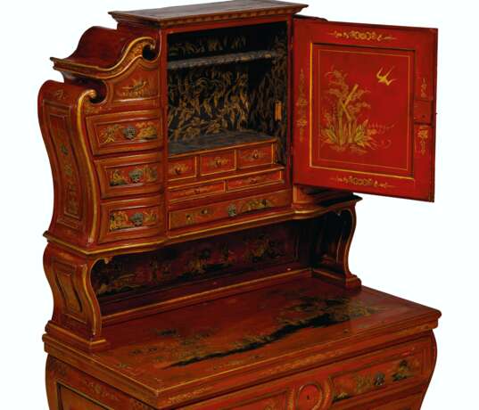 A SOUTH EUROPEAN SCARLET AND GILT-JAPANNED SECRETAIRE - photo 3