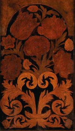 A WILLIAM AND MARY WALNUT AND PARCEL-EBONIZED FLORAL MARQUETRY TALL CASE CLOCK - photo 4
