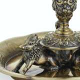 A SET OF FOUR WILLIAM IV SILVER-GILT SUGAR BOWLS, COVERS AND SUGAR SIFTERS - Foto 3