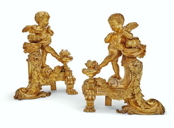 A PAIR OF FRENCH ORMOLU FIGURAL CHENETS - фото 1