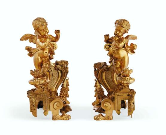 A PAIR OF FRENCH ORMOLU FIGURAL CHENETS - фото 4