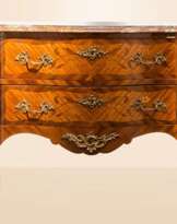 Старинный комод XX века Старинный комод XX века