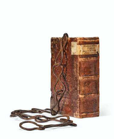 Austrian chained binding - фото 1