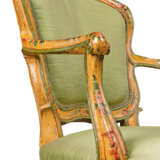 A PAIR OF NORTH ITALIAN POLYCHROME 'LACCA' ARMCHAIRS - фото 2