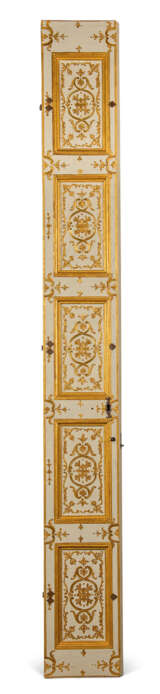 PALAZZO REALE, TURIN: PARCEL-GILT AND CREAM PAINTED FOLDING BOISERIE PANELS OR WINDOW SHUTTERS - Foto 3