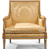 A LOUIS XVI GREY-PAINTED AND PARCEL-GILT MARQUISE - фото 1