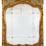 A GREEN-PAINTED AND PARCEL-GILT BOISERIE MIRROR - Foto 1