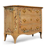 A NORTH ITALIAN POLYCHROME ROCAILLE-DECORATED CREAM 'LACCA' COMMODE - фото 1