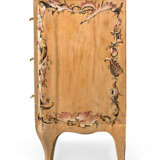 A NORTH ITALIAN POLYCHROME ROCAILLE-DECORATED CREAM 'LACCA' COMMODE - фото 3