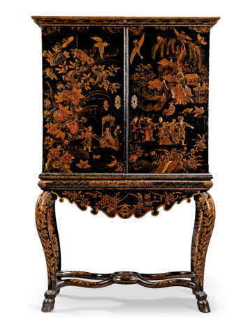 A NORTH ITALIAN BLACK AND GILT JAPANNED CABINET-ON-STAND - фото 1