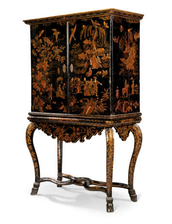 A NORTH ITALIAN BLACK AND GILT JAPANNED CABINET-ON-STAND - photo 4