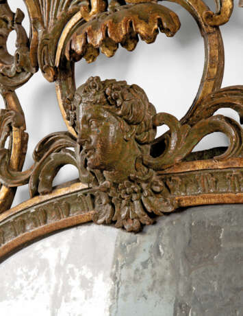 A NORTH ITALIAN GREEN-PAINTED AND PARCEL-GILT MIRROR - Foto 2