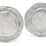 A PAIR OF ITALIAN SILVER SECOND COURSE DISHES - photo 2