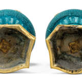 A PAIR OF FRENCH ORMOLU-MOUNTED TURQUOISE-GLAZED PORCELAIN POT-POURRI VASES AND COVERS - photo 3