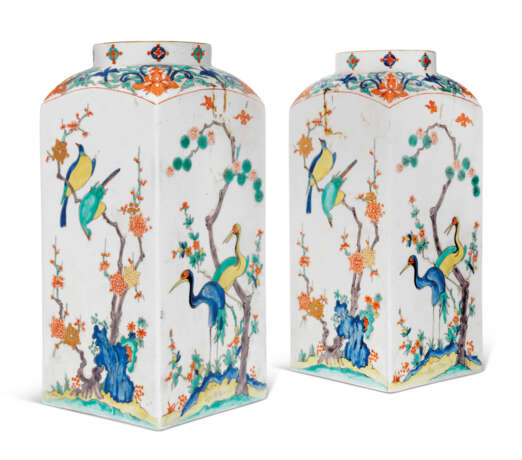 Samson Porcelain Factory. A PAIR OF SAMSON PORCELAIN KAKIEMON-STYLE VASES - photo 2