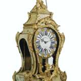 A LOUIS XV ORMOLU-MOUNTED GREEN-STAINED HORN CARTEL CLOCK - Foto 5