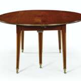 A LATE LOUIS XVI MAHOGANY AND CITRONNIER EXTENSION DINING TABLE - photo 2