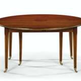 A LATE LOUIS XVI MAHOGANY AND CITRONNIER EXTENSION DINING TABLE - photo 3