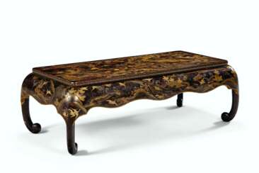 A JAPANESE EXPORT BROWN, GILT AND POLYCHROME LACQUER LOW TABLE