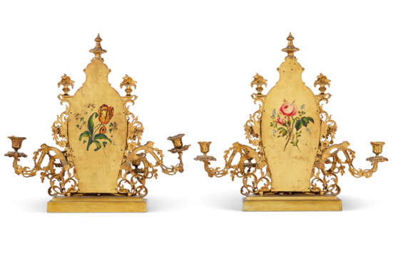 A PAIR OF VICTORIAN ORMOLU AND VERRE EGLOMISE FOUR-LIGHT CANDELABRA - photo 2
