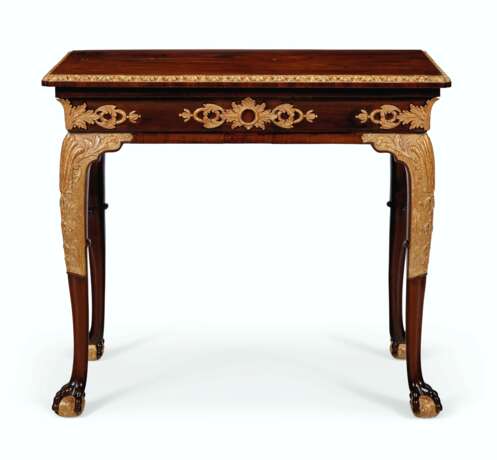A GEORGE II MAHOGANY AND PARCEL-GILT SIDE TABLE - фото 2