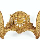 A NEAR PAIR OF EARLY LOUIS XV GILTWOOD CONSOLES - фото 4