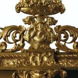 A LARGE FRENCH TROUBADOUR STYLE ORMOLU AND MIRRORED THREE-PIECE SURTOUT DE TABLE - фото 3