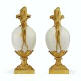 A PAIR OF FRENCH ORMOLU-MOUNTED WHITE MARBLE VASES - photo 2