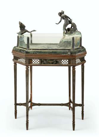 AN AUSTRIAN PATINATED BRONZE AND VERTE DE MER MARBLE AQUARIUM, ON STAND - фото 2