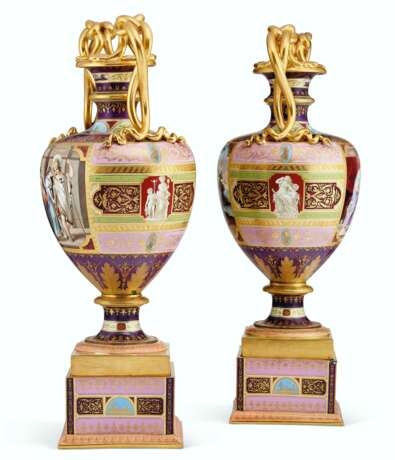 A LARGE PAIR OF VIENNA STYLE PORCELAIN POLYCHROME SNAKE-HANDLED VASES - фото 4