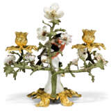 A PAIR OF LOUIS XV PORCELAIN-MOUNTED ORMOLU AND GREEN-PATINATED TWIN-LIGHT CANDELABRA - фото 6