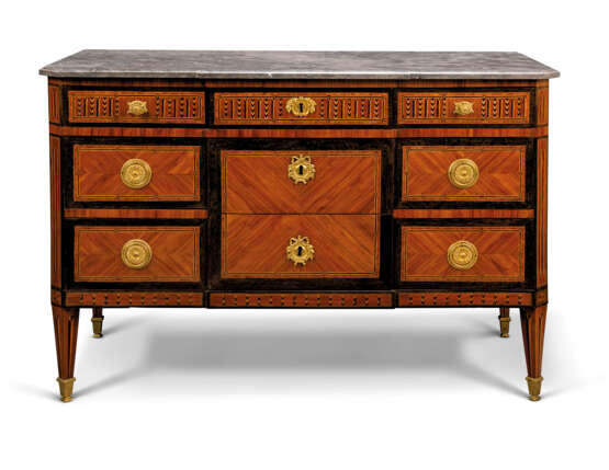 A LOUIS XVI ORMOLU-MOUNTED PARQUETRY-INLAID BLACK OAK, TULIPWOOD AND CHERRY BREAKFRONT COMMODE - фото 1