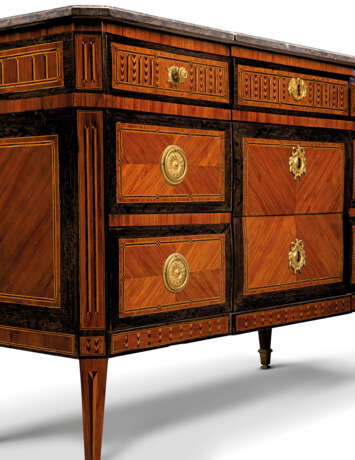 A LOUIS XVI ORMOLU-MOUNTED PARQUETRY-INLAID BLACK OAK, TULIPWOOD AND CHERRY BREAKFRONT COMMODE - фото 3