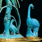A LOUIS XV ORMOLU CENTREPIECE MOUNTED WITH CHINESE TURQUOISE-GLAZED PORCELAIN - фото 2