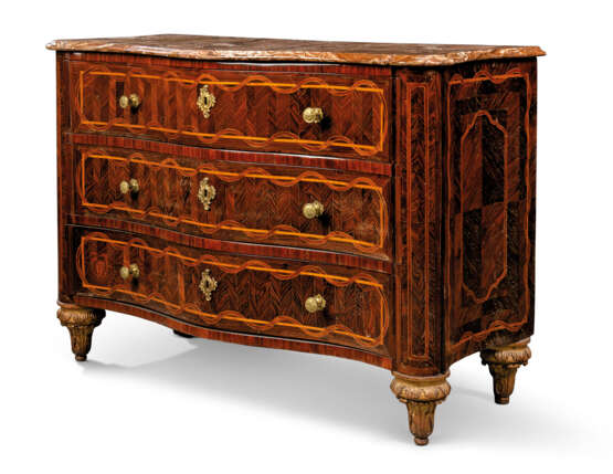 A NORTH ITALIAN TULIPWOOD AND FRUITWOOD BANDED KINGWOOD SERPENTINE COMMODE - photo 2