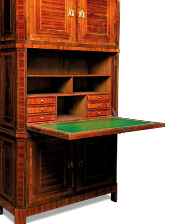 A LOUIS XVI TULIPWOOD CROSSBANDED, AMARANTH AND BOISE SATINE TALL SECRETAIRE A ABATTANT - Foto 3
