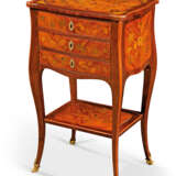 A LOUIS XV ORMOLU-MOUNTED TULIPWOOD, AMARANTH AND STAINED FRUITWOOD TABLE EN CHIFFONNIERE - photo 3